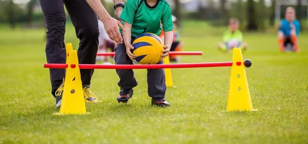 国乒三连冠 感恩幕后英雄