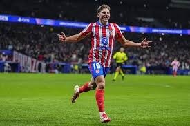 王威晨攻守稳定展现队长价值